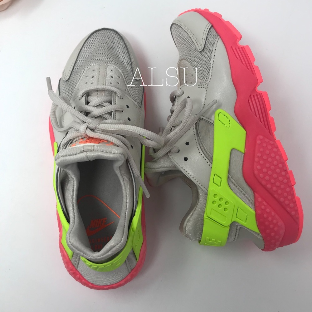 Nike Air Huarache Run Desert Sand W AUTHENTIC - Picture 7 of 8